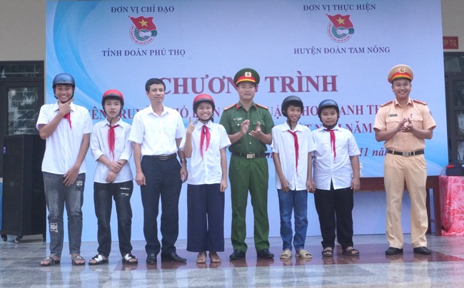 Phú Thọ tổ chức chương trình tuyên truyền phổ biến pháp luật cho học sinh hưởng ứng ngày Pháp luật Việt Nam
