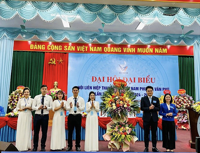 PHÚ THỌ: Chỉ đạo thành công Đại hội điểm cơ sở cấp tỉnh tại Uỷ ban Hội LHTN Việt Nam phường Vân Phú, thành phố Việt Trì.