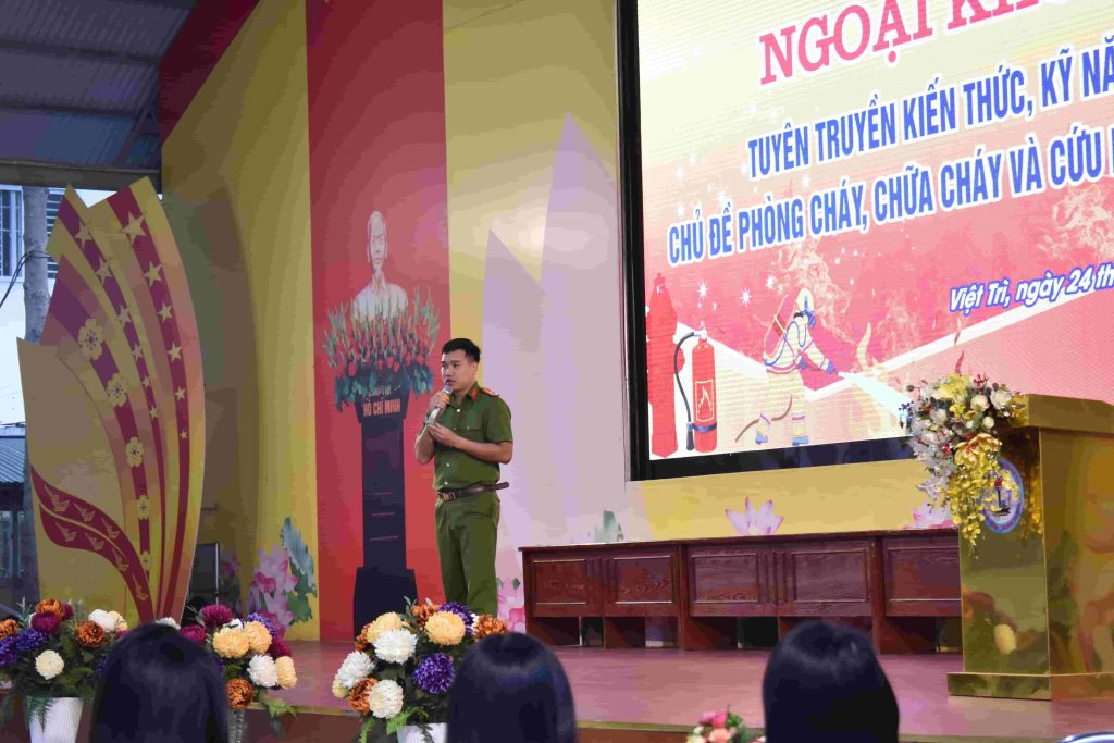 Tuyên truyền Luật Phòng cháy, chữa cháy và cứu nạn, cứu hộ trong trường học – hưởng ứng ngày pháp luật Việt Nam 9/11
