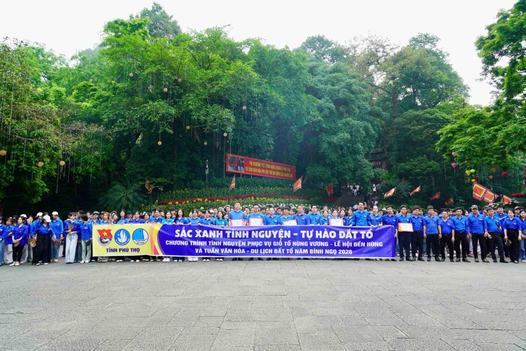 Hàng nghìn tình nguyện viên trẻ chung tay vì một ‘Đền Hùng xanh’