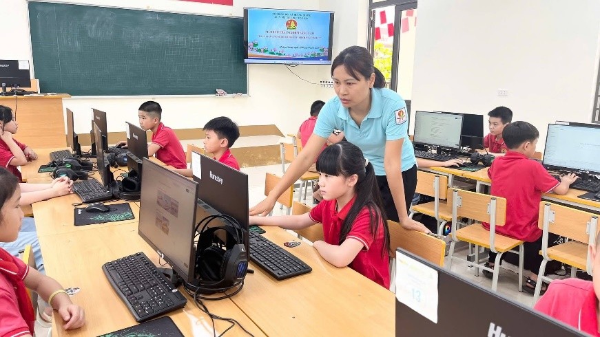 HỘI ĐỒNG ĐỘI TỈNH TRIỂN KHAI GIẢI PHÁP ĐỊNH HƯỚNG CHO THIẾU NHI THAM GIA TƯƠNG TÁC LÀNH MẠNH, SÁNG TẠO TRÊN MÔI TRƯỜNG MẠNG